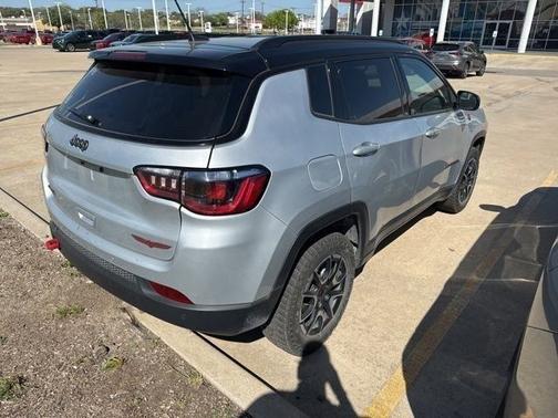 2025 Jeep Compass Trailhawk
