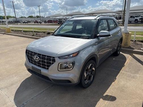 Shimmering Silver 2025 Hyundai VENUE SEL