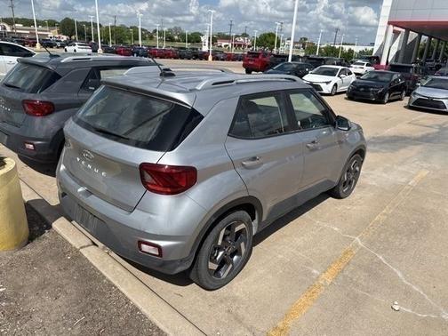 Shimmering Silver 2025 Hyundai VENUE SEL