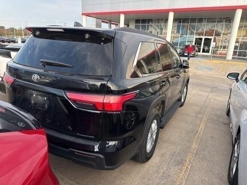 2025 Toyota Sequoia SR5