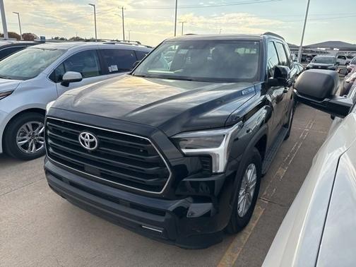 2025 Toyota Sequoia SR5