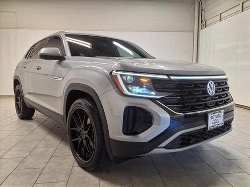 2024 Volkswagen Atlas Cross Sport 2.0T SE w/Technology