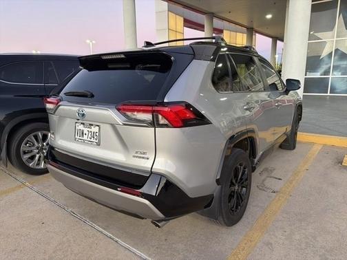 2024 Toyota RAV4 Hybrid SE