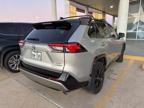 2024 Toyota RAV4 Hybrid SE