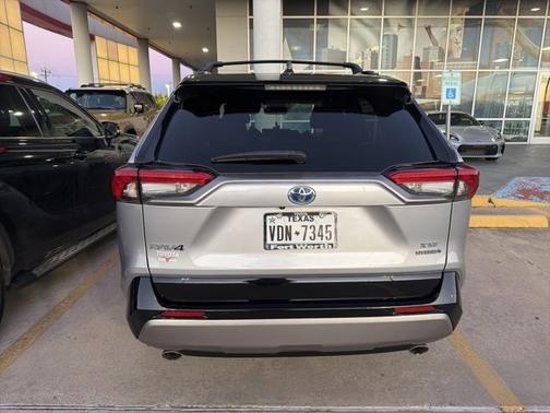 2024 Toyota RAV4 Hybrid SE
