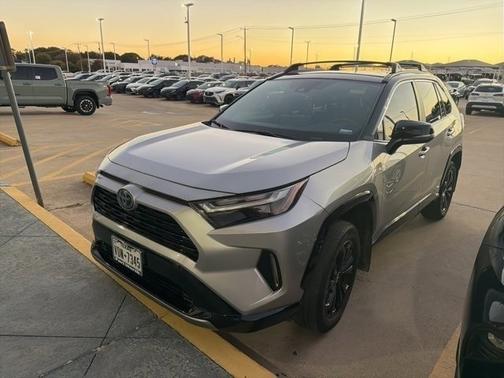 2024 Toyota RAV4 Hybrid SE