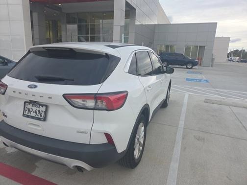 Oxford White 2020 Ford Escape SE