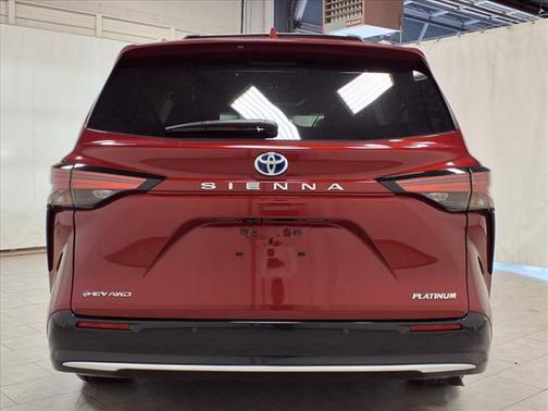 2025 Toyota Sienna Platinum 7 Passenger