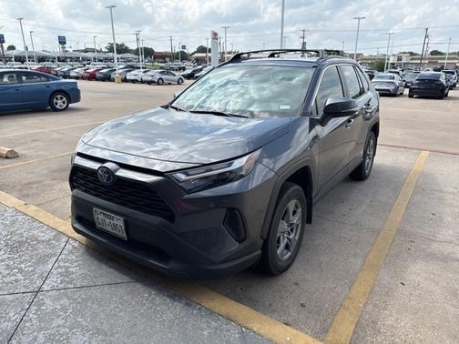 2022 Toyota RAV4 Hybrid XLE