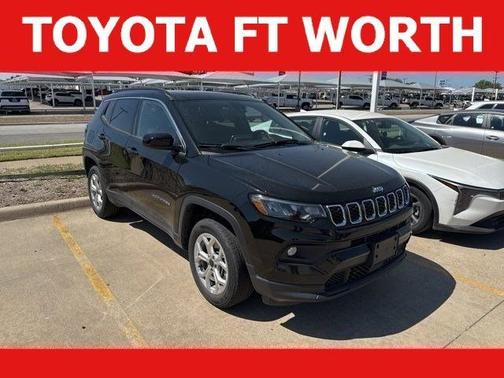 Diamond Black Crystal Pearlcoat 2025 Jeep Compass Latitude