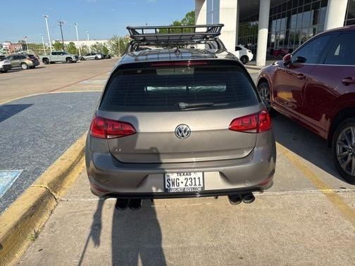 2016 Volkswagen Golf R 4-Door w/DCC & Navigation