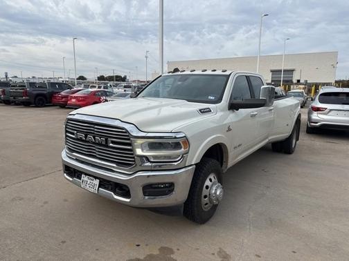 2019 RAM 3500 Laramie Crew Cab 4x4 8' Box
