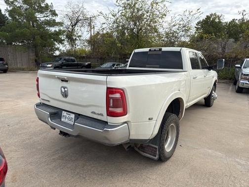 2019 RAM 3500 Laramie Crew Cab 4x4 8' Box