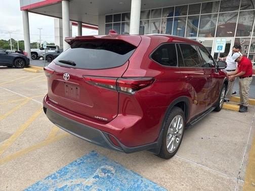 Ruby Flare Pearl 2023 Toyota Highlander Limited