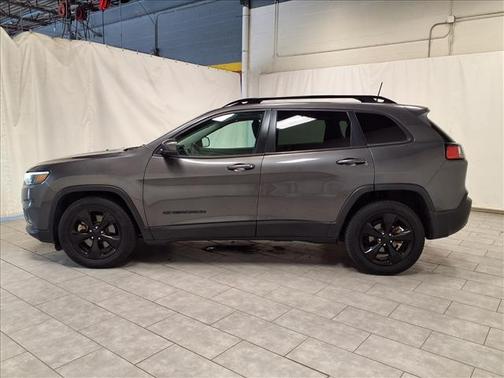 Granite Crystal Metallic Clearcoat 2019 Jeep Cherokee Altitude