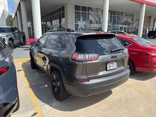 Granite Crystal Metallic Clearcoat 2019 Jeep Cherokee Altitude