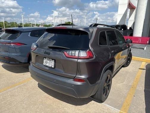 Granite Crystal Metallic Clearcoat 2019 Jeep Cherokee Altitude