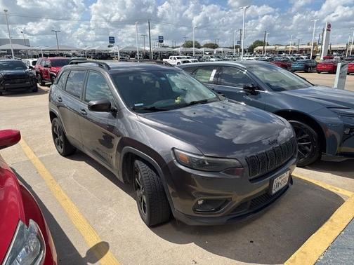 Granite Crystal Metallic Clearcoat 2019 Jeep Cherokee Altitude