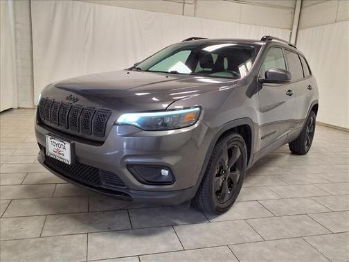 Granite Crystal Metallic Clearcoat 2019 Jeep Cherokee Altitude