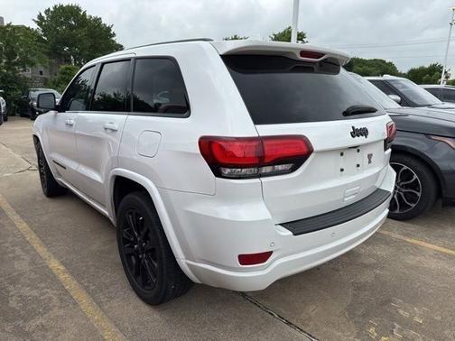 Bright White Clearcoat 2019 Jeep Grand Cherokee Altitude