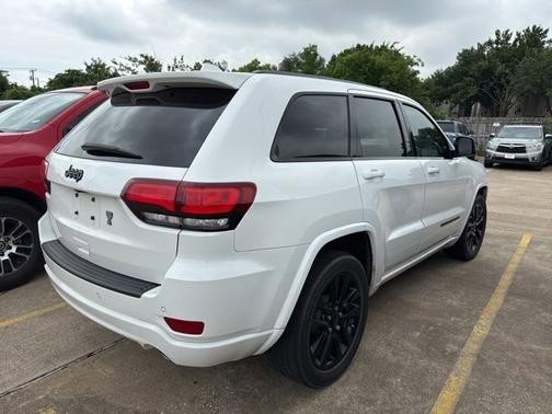 Bright White Clearcoat 2019 Jeep Grand Cherokee Altitude