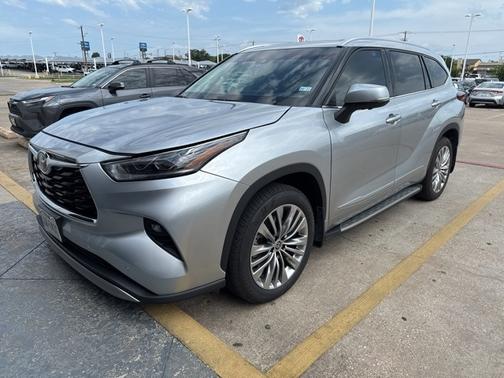 2023 Toyota Highlander Platinum