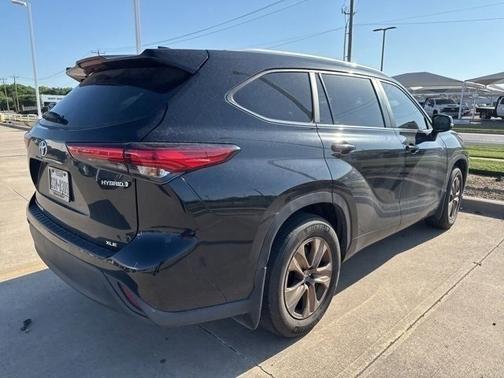 2023 Toyota Highlander Hybrid XLE
