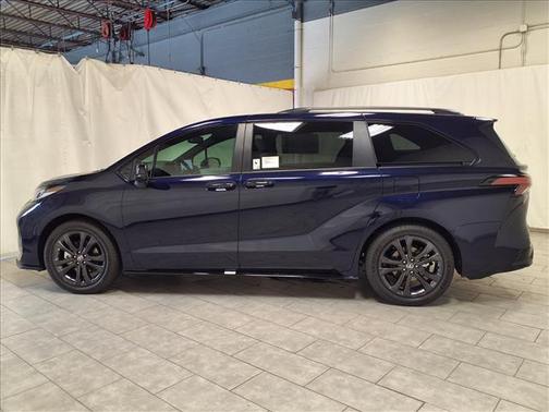 2026 Toyota Sienna XSE 7 Passenger