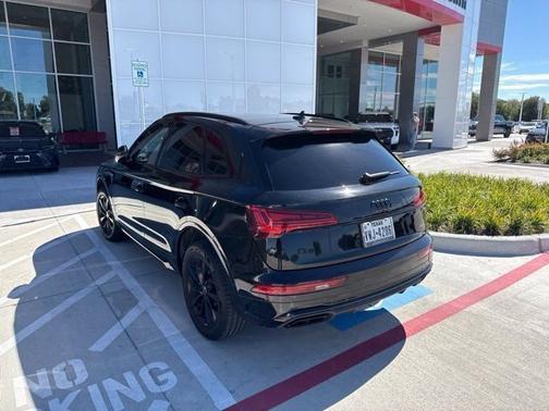 Mythos Black Metallic 2024 Audi Q5 45 S line Premium