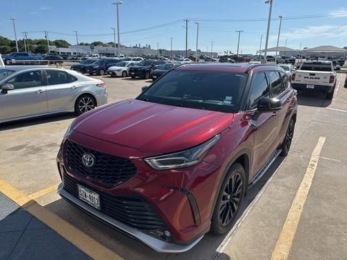 Ruby Flare Pearl 2023 Toyota Highlander XSE