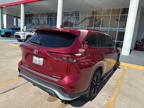 Ruby Flare Pearl 2023 Toyota Highlander XSE