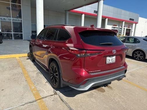 Ruby Flare Pearl 2023 Toyota Highlander XSE