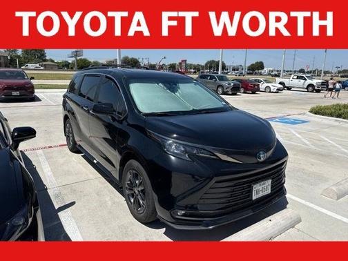Midnight Black Metallic 2024 Toyota Sienna Woodland Edition