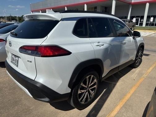 2024 Toyota Corolla Cross XLE