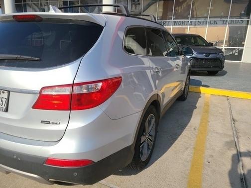 2016 Hyundai SANTA FE SE
