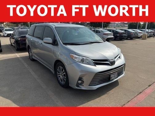 2020 Toyota Sienna XLE
