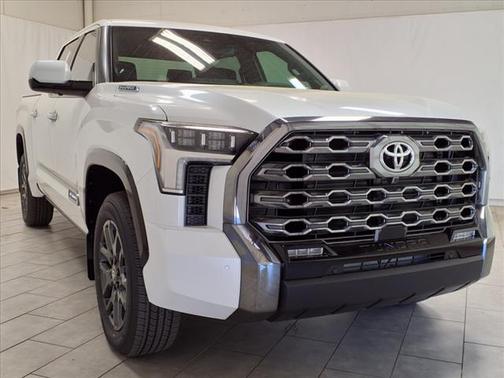 2025 Toyota Tundra Hybrid Platinum