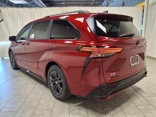 2025 Toyota Sienna XSE 7 Passenger