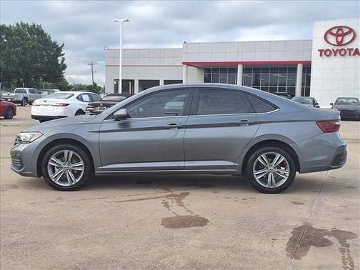 Platinum Gray Metallic 2024 Volkswagen Jetta 1.5T SE