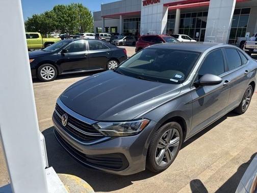 Platinum Gray Metallic 2024 Volkswagen Jetta 1.5T SE