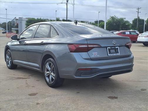 Platinum Gray Metallic 2024 Volkswagen Jetta 1.5T SE