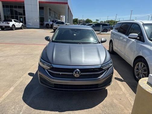 Platinum Gray Metallic 2024 Volkswagen Jetta 1.5T SE