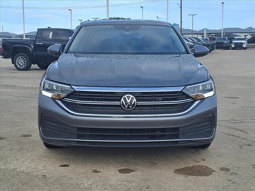 Platinum Gray Metallic 2024 Volkswagen Jetta 1.5T SE