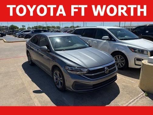 Platinum Gray Metallic 2024 Volkswagen Jetta 1.5T SE