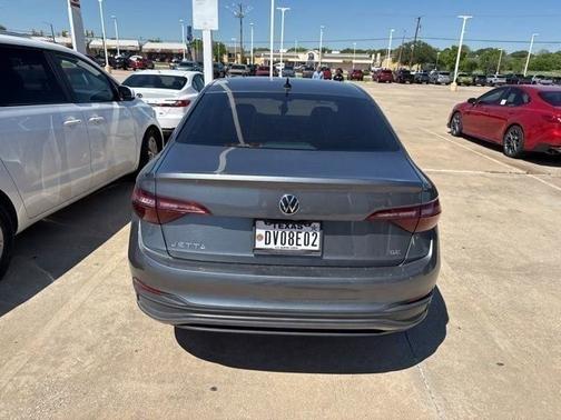 Platinum Gray Metallic 2024 Volkswagen Jetta 1.5T SE