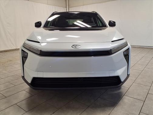 Wind Chill Pearl 2026 Toyota bZ XLE Plus