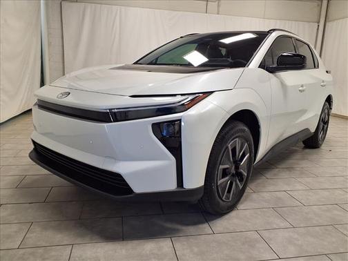 Wind Chill Pearl 2026 Toyota bZ XLE Plus
