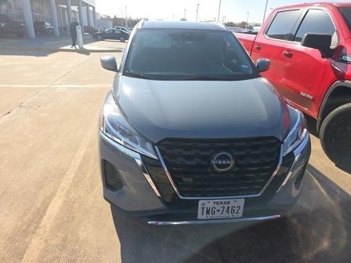 2022 Nissan Kicks SV