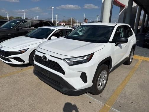 2025 Toyota RAV4 LE