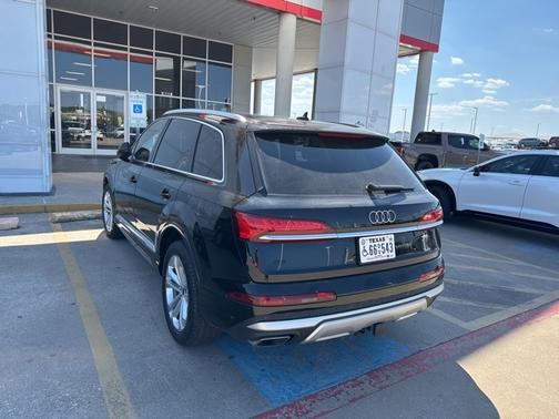 2025 Audi Q7 55 Premium Plus